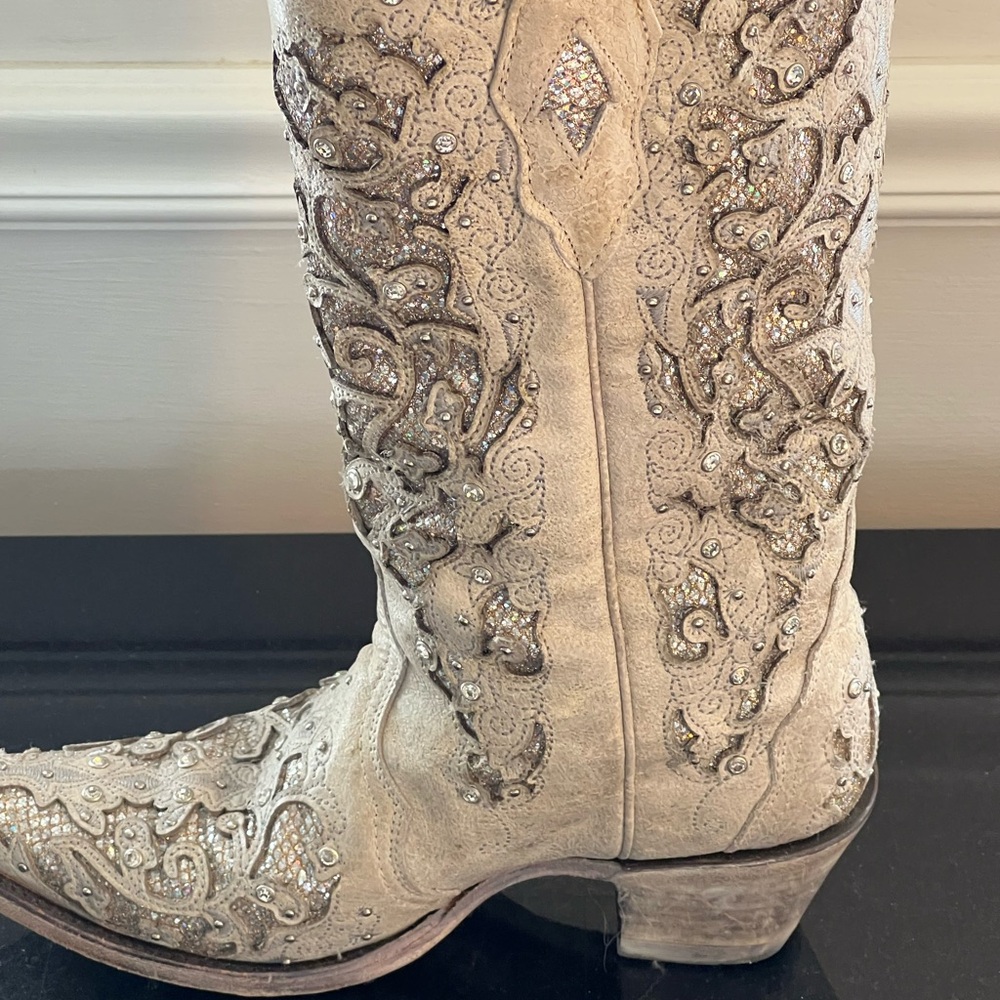 Hand crafted leather glitzy cow boy boots, size 8